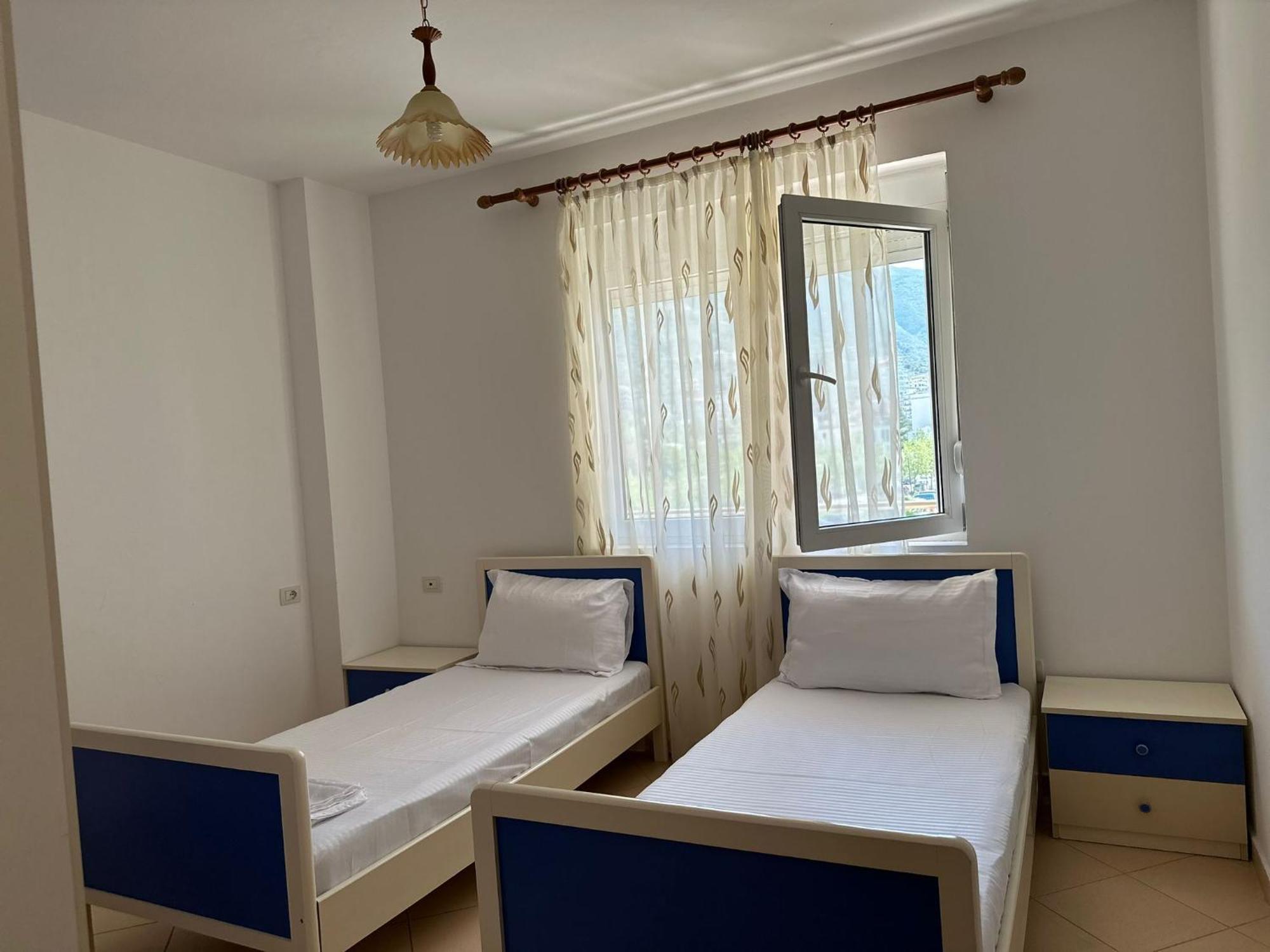 Renting House Влёра Экстерьер фото