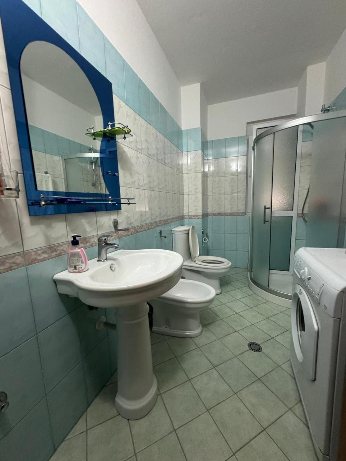 Renting House Влёра Экстерьер фото