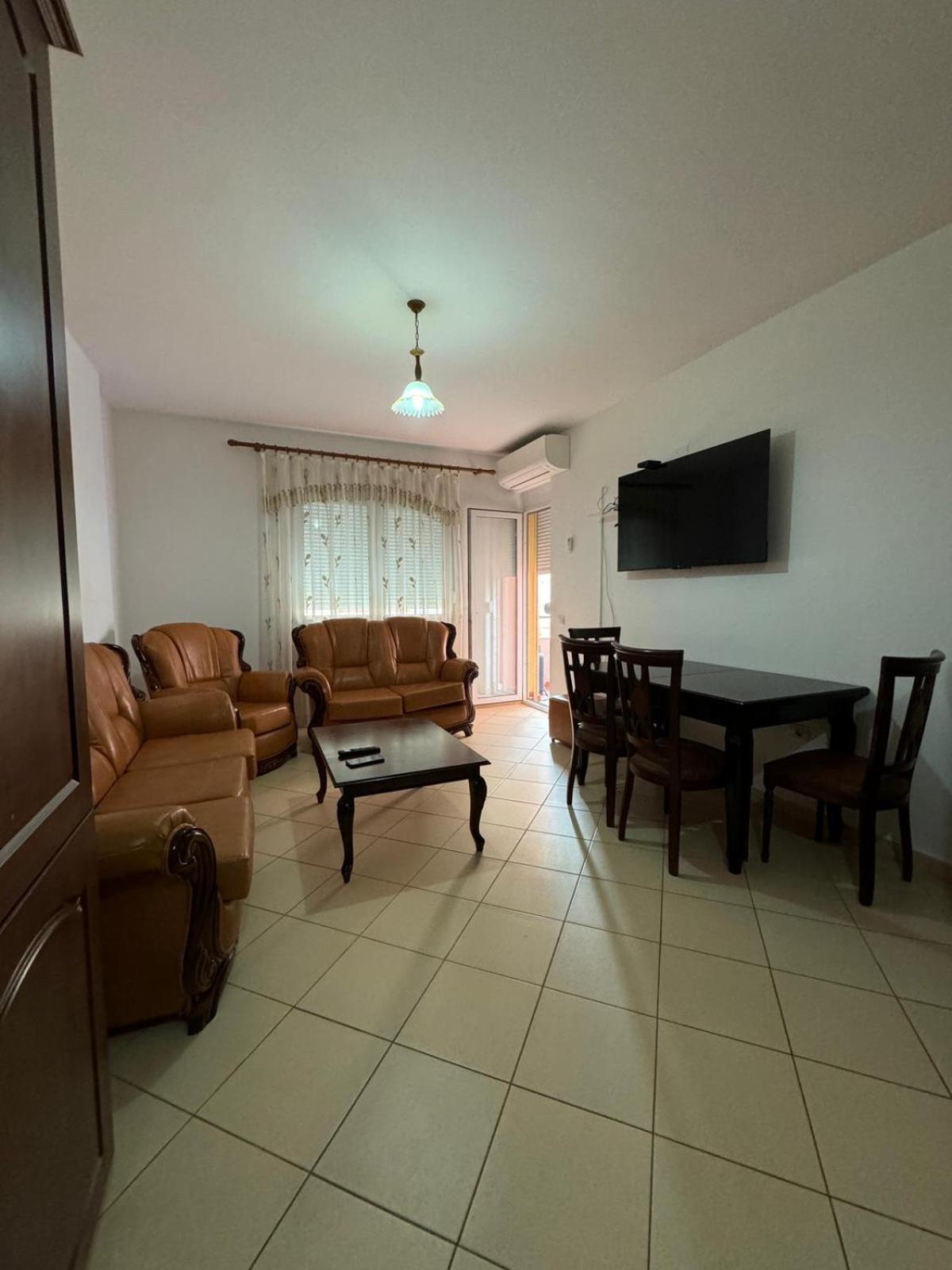 Renting House Влёра Экстерьер фото
